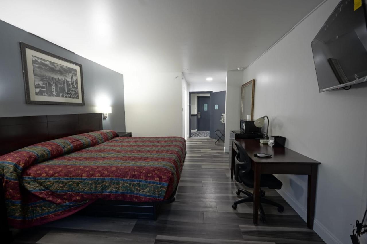 Greenwoods Inn & Suites Berlin Eksteriør bilde